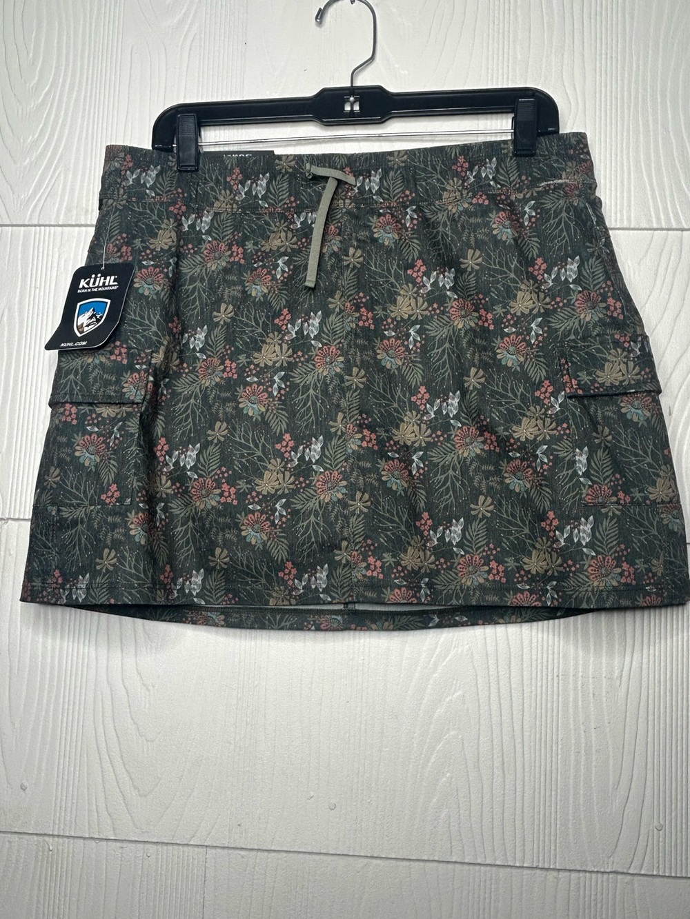 Kuhl Olive Floral Utility Skort with Cargo Pockets